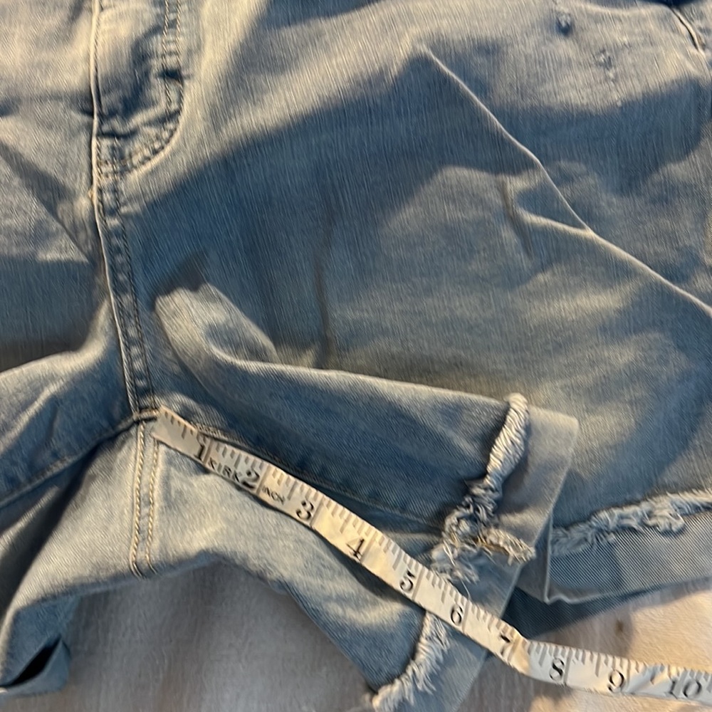 Terra & Sky Denim Stretch Shorts (3 pairs light wash colors available) - Picture 4 of 8